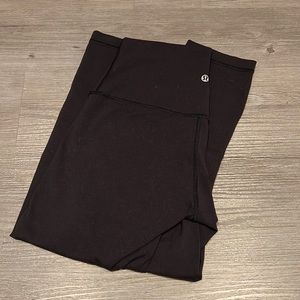 Lululemon wonder under crop leggings